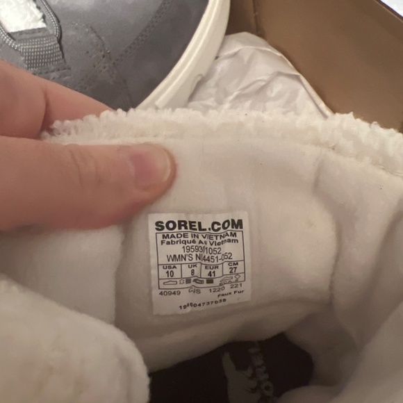 Sorel boots - Picture 3 of 4